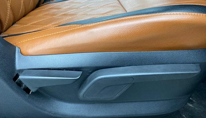 2017 Mahindra KUV 100 NXT K4+ 6S, Petrol, Manual, 40,676 km, Driver Side Adjustment Panel