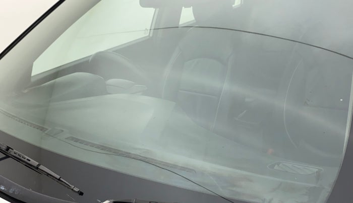 2016 Hyundai Creta E PLUS 1.6 PETROL, CNG, Manual, 85,035 km, Front windshield - Minor spot on windshield