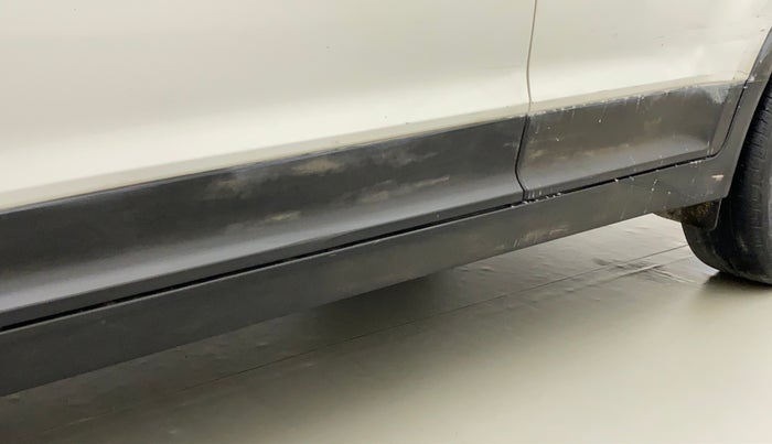 2016 Hyundai Creta E PLUS 1.6 PETROL, CNG, Manual, 85,035 km, Left running board - Minor scratches