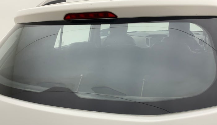 2016 Hyundai Creta E PLUS 1.6 PETROL, CNG, Manual, 85,035 km, Rear windshield - Minor spot on windshield