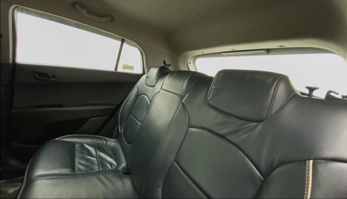 2016 Hyundai Creta E PLUS 1.6 PETROL, CNG, Manual, 85,035 km, Right Side Rear Door Cabin