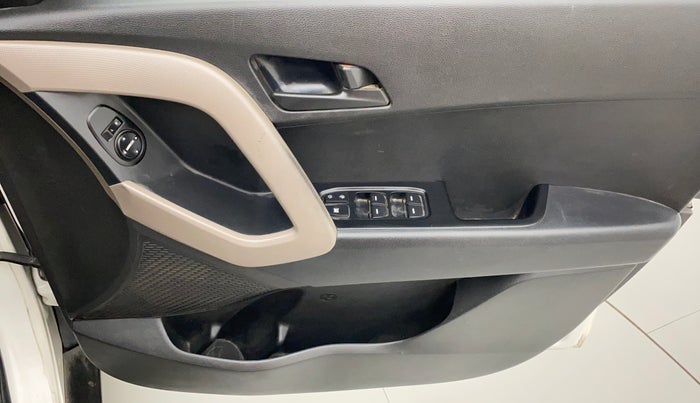 2016 Hyundai Creta E PLUS 1.6 PETROL, CNG, Manual, 85,035 km, Driver Side Door Panels Control
