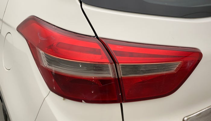 2016 Hyundai Creta E PLUS 1.6 PETROL, CNG, Manual, 85,035 km, Left tail light - Minor scratches