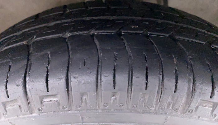 2018 Maruti Alto 800 LXI, Petrol, Manual, 20,735 km, Left Front Tyre Tread