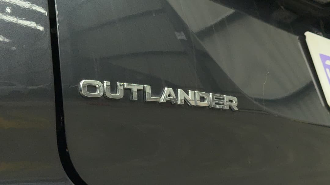 2024 Mitsubishi Outlander Es 5 Seat (2WD), Automatic, 60085 km, Badge (Boot Left Side)
