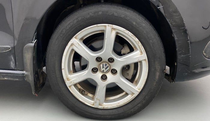 2013 Volkswagen Vento COMFORTLINE TSI AT PETROL, Petrol, Automatic, 31,009 km, Right Front Wheel