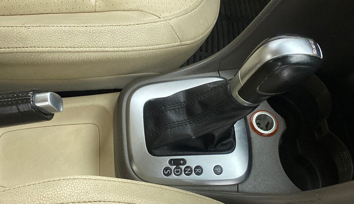 2013 Volkswagen Vento COMFORTLINE TSI AT PETROL, Petrol, Automatic, 31,009 km, Gear Lever