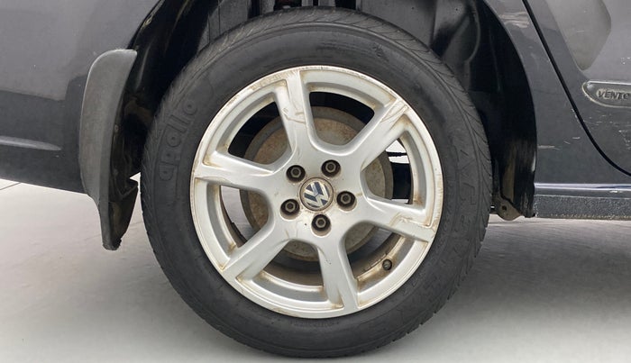 2013 Volkswagen Vento COMFORTLINE TSI AT PETROL, Petrol, Automatic, 31,009 km, Right Rear Wheel