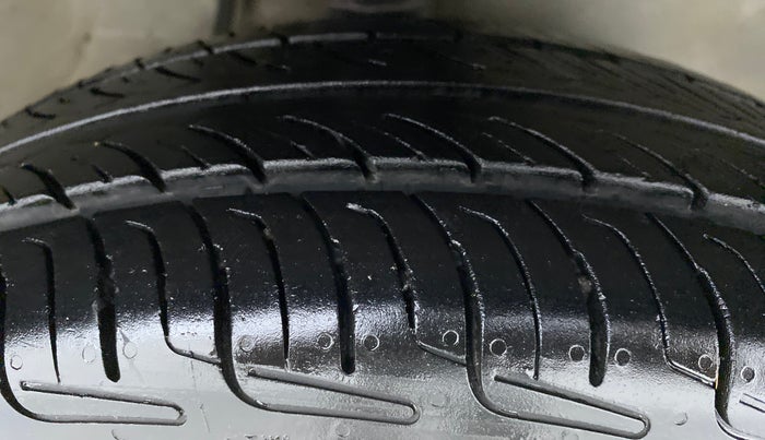 2018 Maruti Alto 800 LXI, Petrol, Manual, 55,040 km, Right Front Tyre Tread