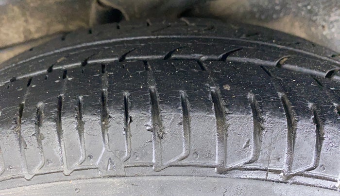 2014 Hyundai i10 SPORTZ 1.1 IRDE2, Petrol, Manual, 26,889 km, Left Rear Tyre Tread