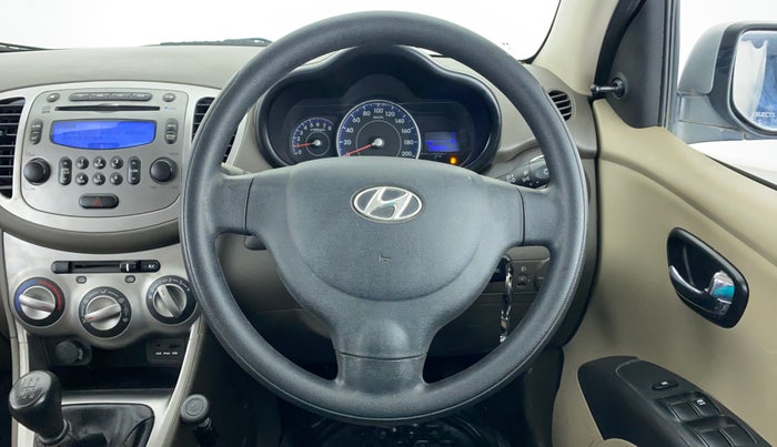 2014 Hyundai i10 SPORTZ 1.1 IRDE2, Petrol, Manual, 26,889 km, Steering Wheel Close Up