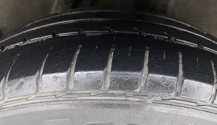2017 Honda City V MT PETROL, Petrol, Manual, 40,683 km, Left Rear Tyre Tread