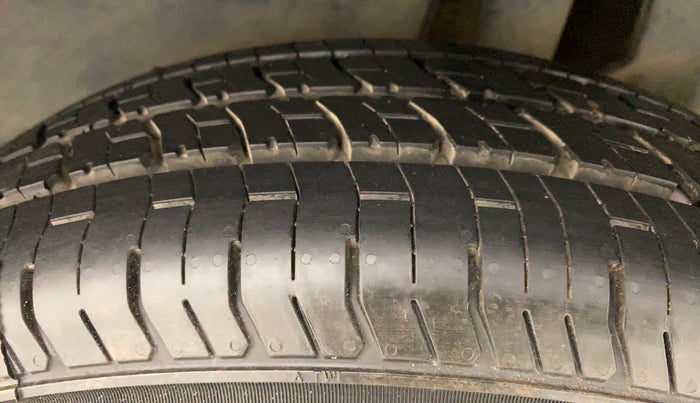 2017 Maruti Dzire VXI, Petrol, Manual, 58,427 km, Left Rear Tyre Tread