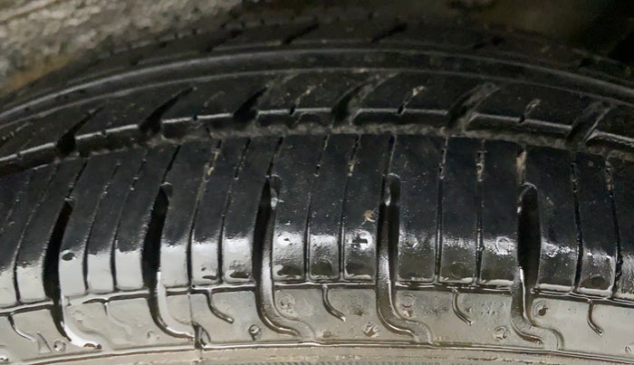 2018 Maruti Wagon R 1.0 LXI CNG, CNG, Manual, 58,543 km, Left Rear Tyre Tread