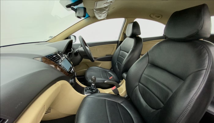 2016 Hyundai Verna FLUIDIC 1.6 SX VTVT, Petrol, Manual, 38,653 km, Right Side Front Door Cabin