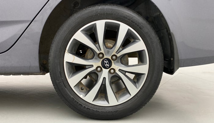 2016 Hyundai Verna FLUIDIC 1.6 SX VTVT, Petrol, Manual, 38,653 km, Left Rear Wheel