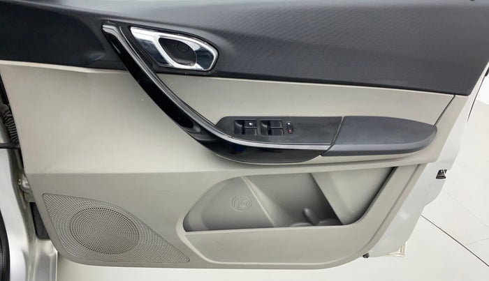 2018 Tata Tiago XZ 1.2 REVOTRON, Petrol, Manual, 34,129 km, Driver Side Door Panels Control