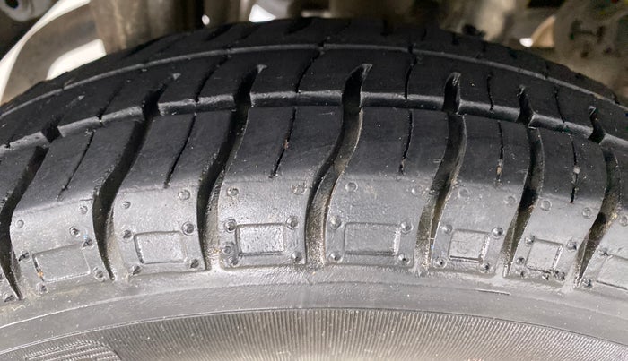 2016 Maruti Alto 800 LXI, Petrol, Manual, 31,818 km, Right Rear Tyre Tread