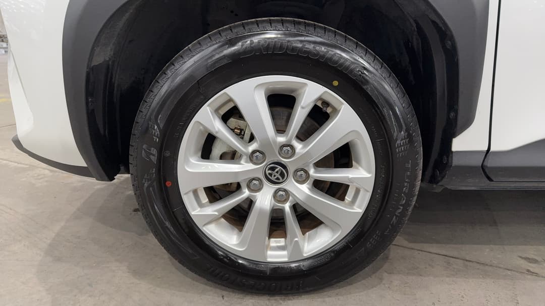 2023 Toyota Yaris Cross Gx Hybrid, Automatic, 51591 km, Left Front Wheel