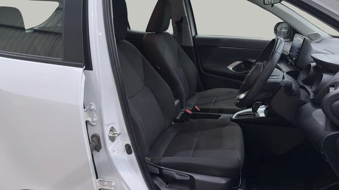 2023 Toyota Yaris Cross Gx Hybrid, Automatic, 51591 km, Right Side Front Door Cabin View