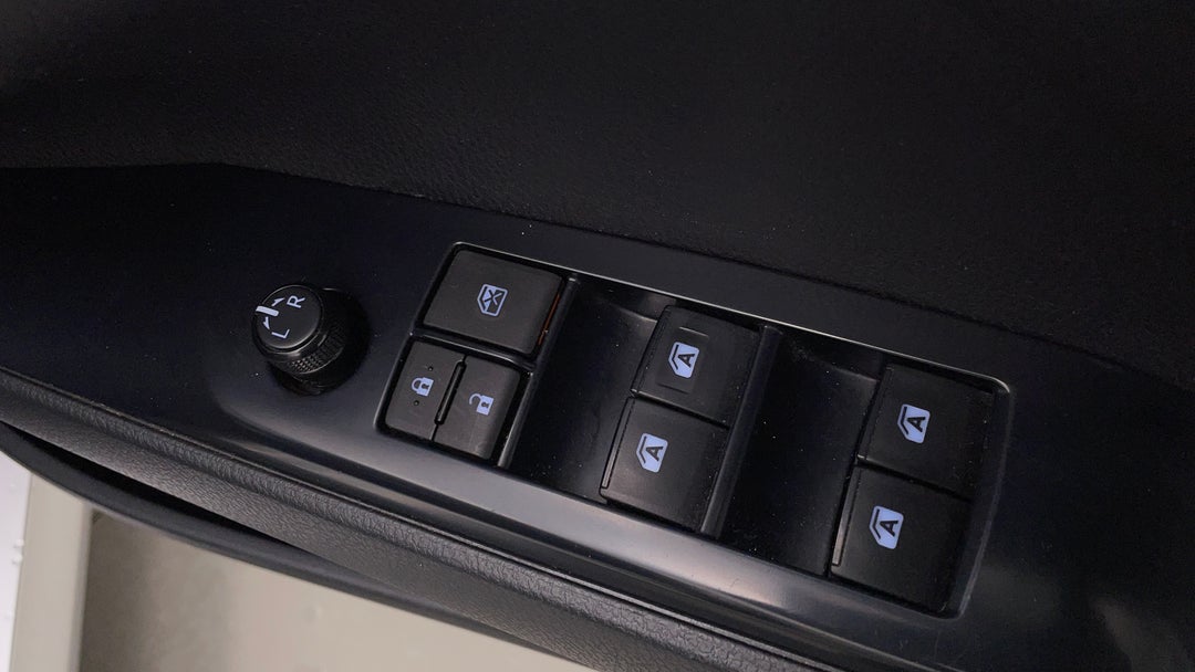 2018 Toyota Camry Ascent, Automatic, 70622 km, Drivers Side Door Panel Controls