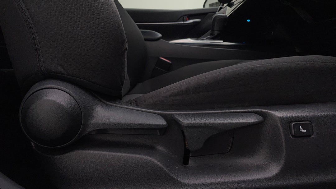 2018 Toyota Camry Ascent, Automatic, 70622 km, Drivers Side Adjustment Panel