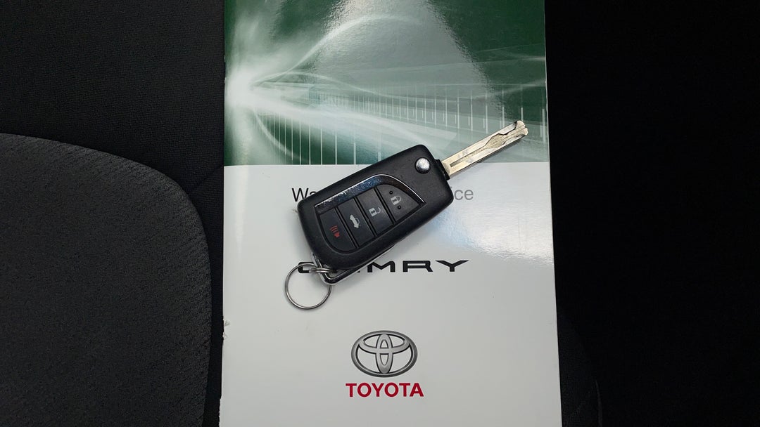 2018 Toyota Camry Ascent, Automatic, 70622 km, Key Close-up