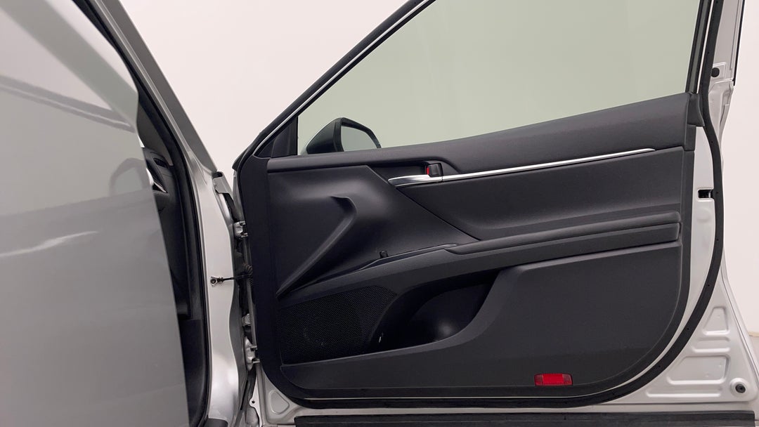 2018 Toyota Camry Ascent, Automatic, 70622 km, Speaker View