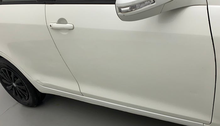 2015 Maruti Swift Dzire VXI, CNG, Manual, 1,18,645 km, Driver-side door - Slightly dented