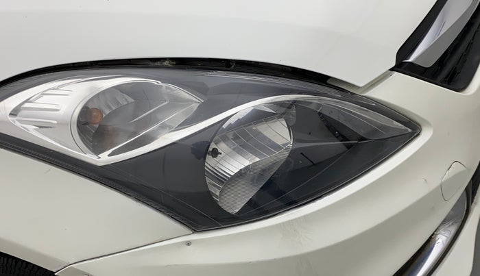 2015 Maruti Swift Dzire VXI, CNG, Manual, 1,18,645 km, Right headlight - Headlight parking bulb fused