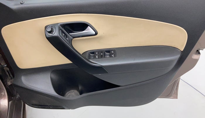 2016 Volkswagen Polo HIGHLINE1.2L PETROL, Petrol, Manual, 31,887 km, Driver Side Door Panel Controls