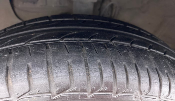 2016 Hyundai Elite i20 SPORTZ 1.2, Petrol, Manual, 87,312 km, Left Front Tyre Tread
