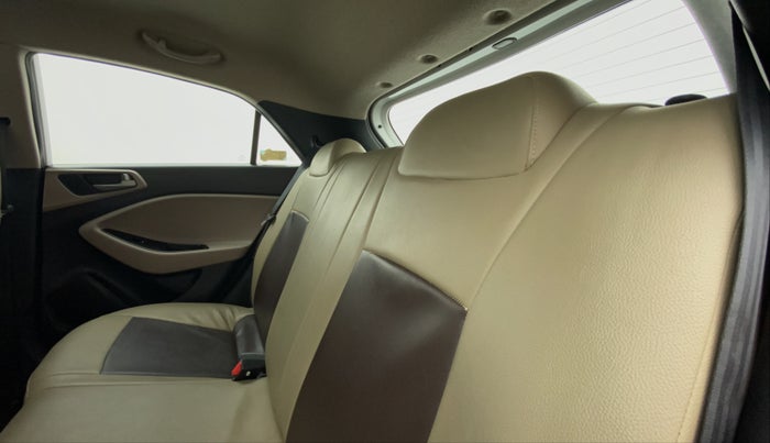 2016 Hyundai Elite i20 SPORTZ 1.2, Petrol, Manual, 87,312 km, Right Side Rear Door Cabin
