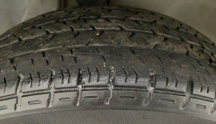 2017 Maruti Alto K10 VXI P, Petrol, Manual, 14,068 km, Right Front Tyre Tread