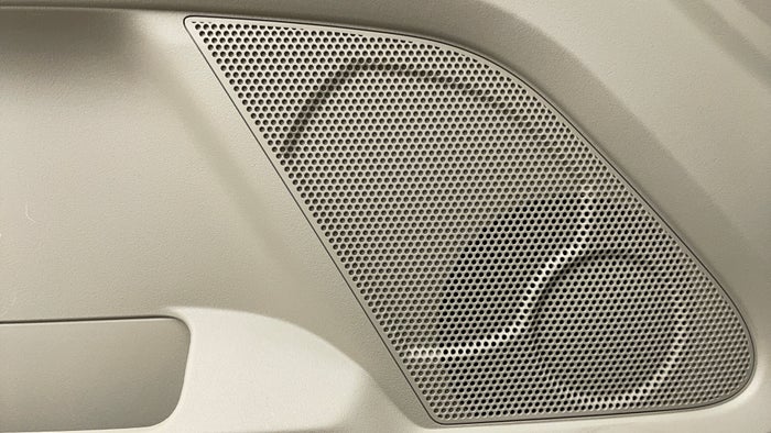 Mitsubishi Pajero-Speakers