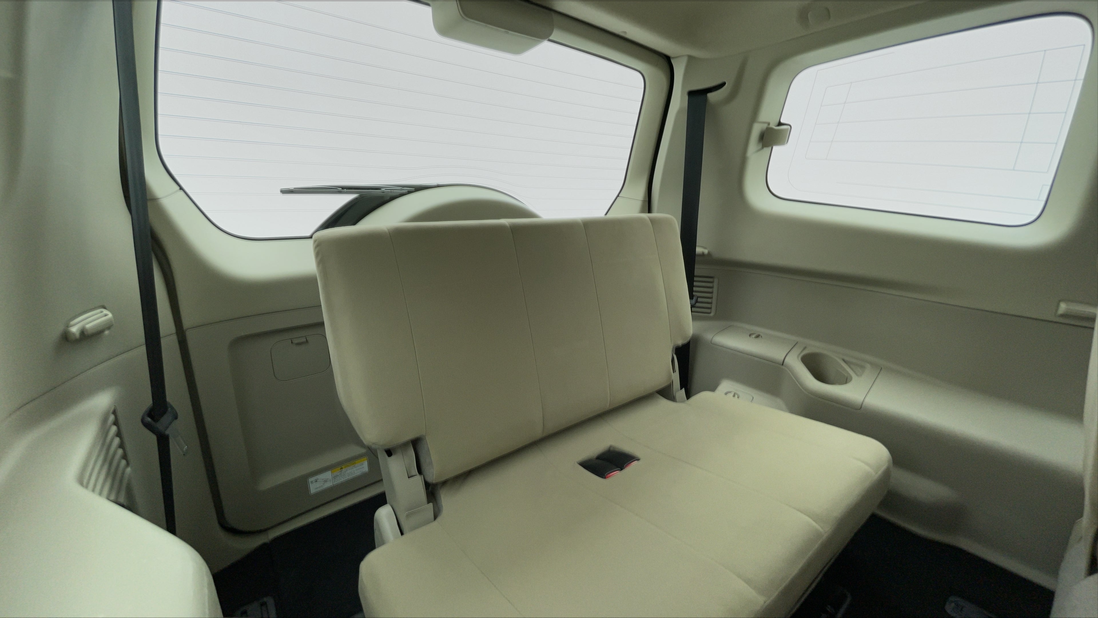 Mitsubishi Pajero-Third Seat Row