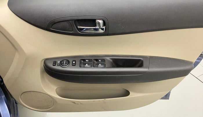 2012 Hyundai i20 SPORTZ 1.2, Petrol, Manual, 67,345 km, Driver Side Door Panels Control