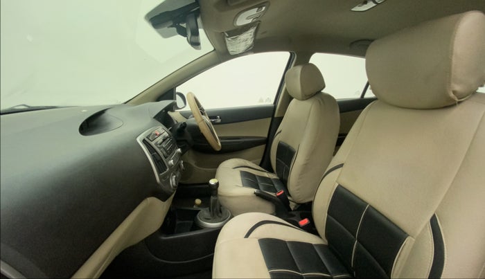 2012 Hyundai i20 SPORTZ 1.2, Petrol, Manual, 67,345 km, Right Side Front Door Cabin