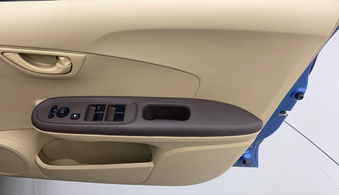 2013 Honda Amaze 1.5L I-DTEC S, Diesel, Manual, 70,069 km, Driver Side Door Panels Control