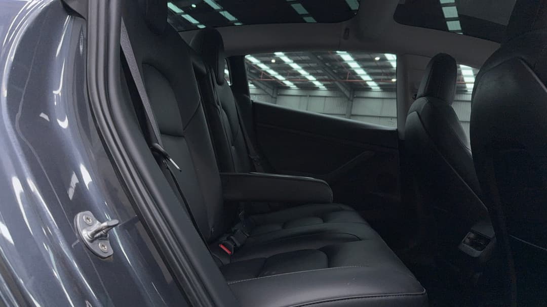 2021 Tesla Model 3 Standard Range Plus RWD, Automatic, 32357 km, Right Side Rear Door Cabin View