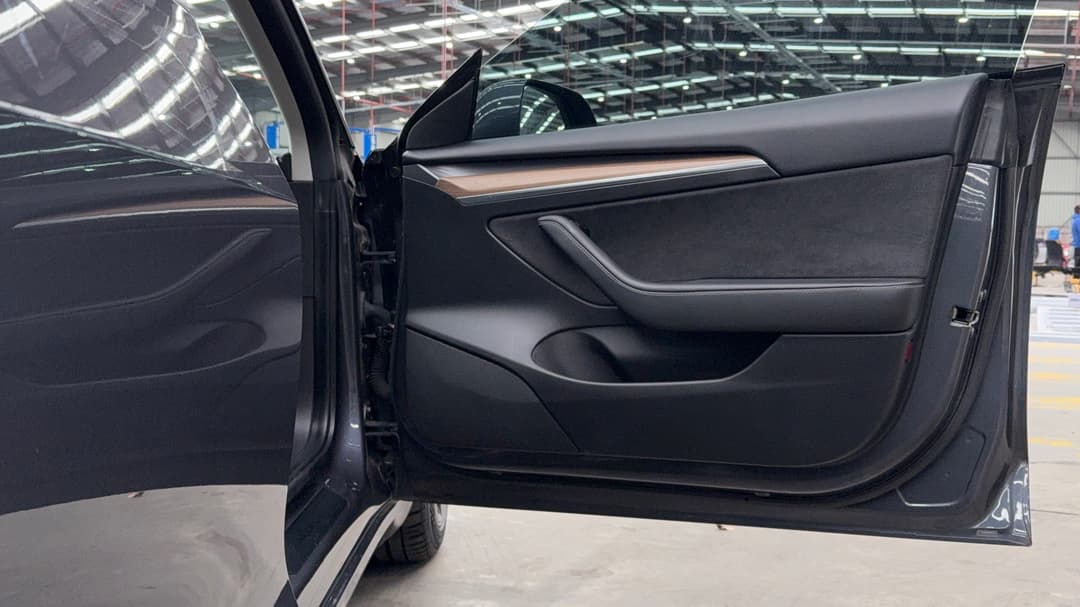 2021 Tesla Model 3 Standard Range Plus RWD, Automatic, 32357 km, Speaker View
