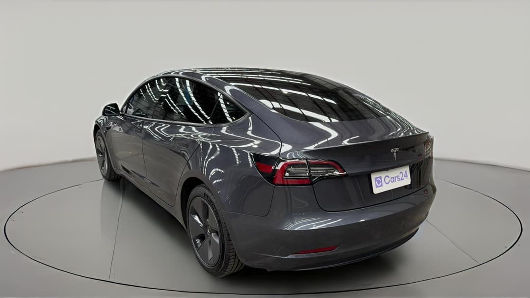 2021 Tesla Model 3 Standard Range Plus RWD, Automatic, 32357 km, Left Back Diagonal (45- Degree) View