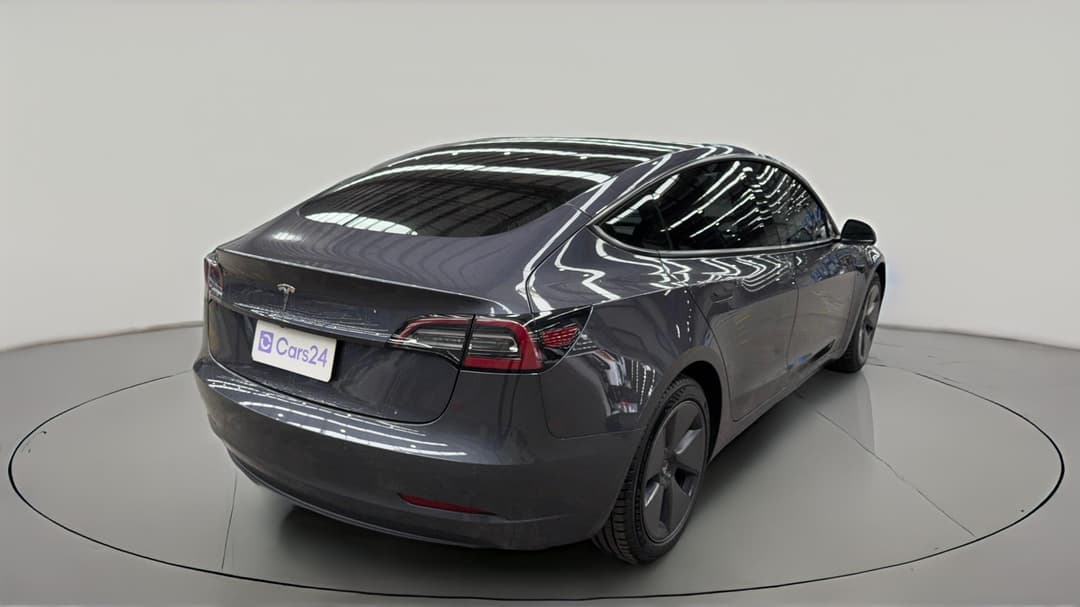 2021 Tesla Model 3 Standard Range Plus RWD, Automatic, 32357 km, Right Back Diagonal (45- Degree) View