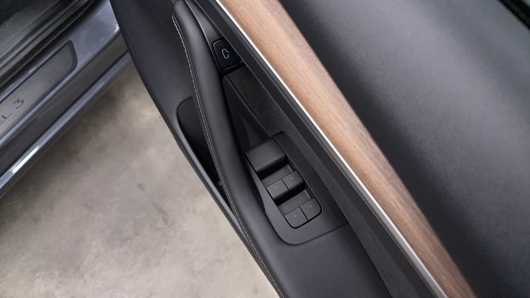 2021 Tesla Model 3 Standard Range Plus RWD, Automatic, 32357 km, Drivers Side Door Panel Controls