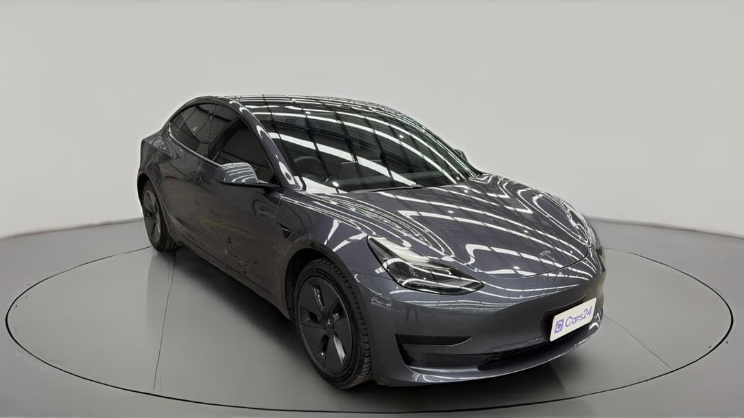 2021 Tesla Model 3 Standard Range Plus RWD, Automatic, 32357 km, Right Front Diagonal (45- Degree) View