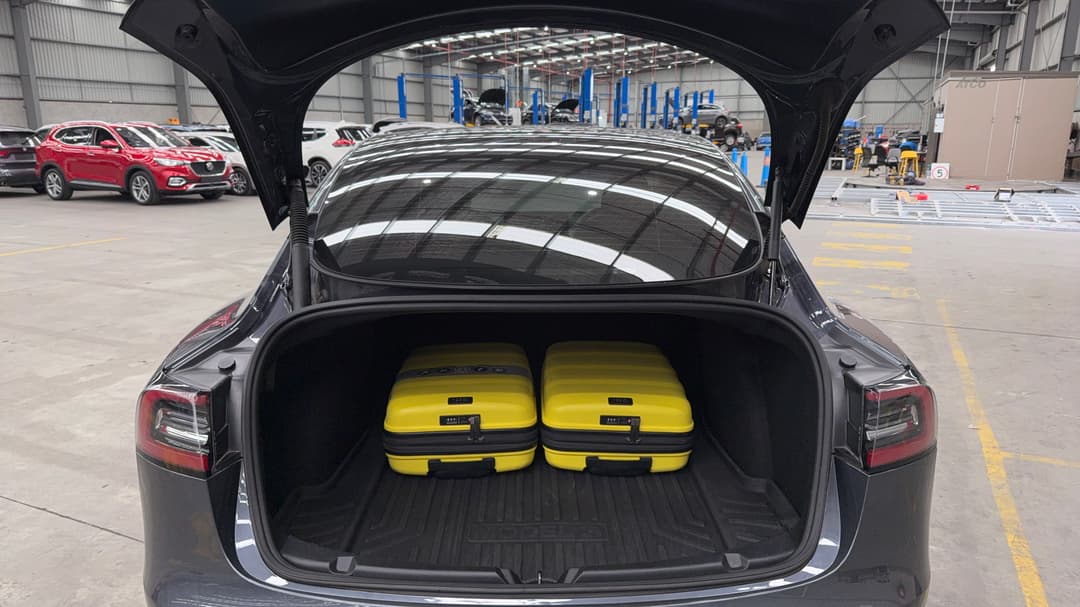 2021 Tesla Model 3 Standard Range Plus RWD, Automatic, 32357 km, Boot Inside View with Luggage