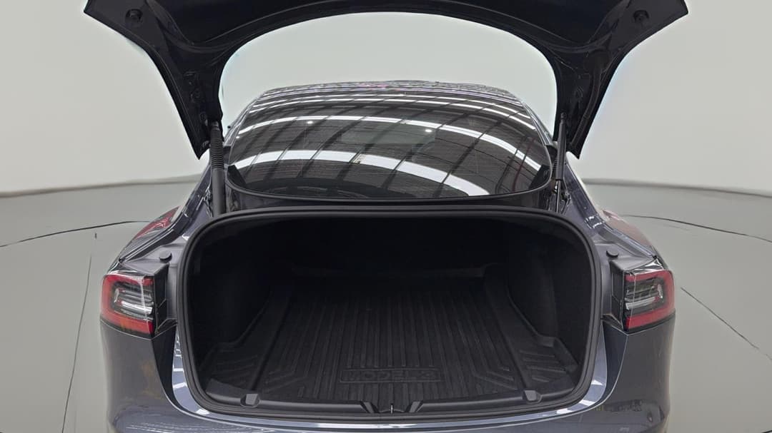 2021 Tesla Model 3 Standard Range Plus RWD, Automatic, 32357 km, Boot Inside View