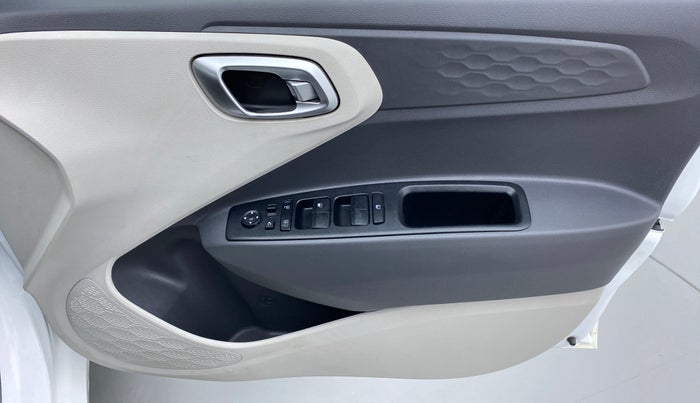 2020 Hyundai AURA SX+ AT, Petrol, Automatic, 25,760 km, Driver Side Door Panels Control