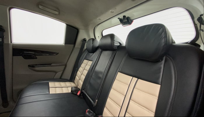 2016 Mahindra Kuv100 K8 D 6 STR, Diesel, Manual, 83,743 km, Right Side Rear Door Cabin