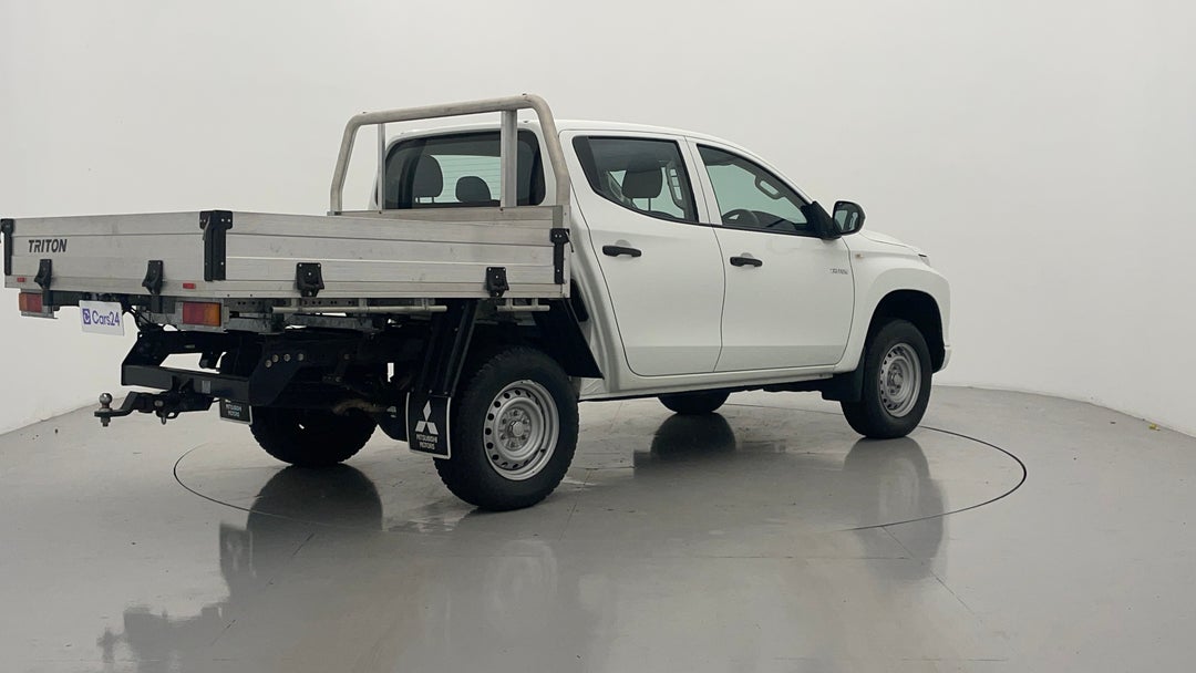 Right Back Diagonal (45- Degree) View